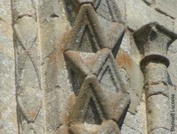 2 9 pilastre detail triangle lacets colonne adossee 43b b